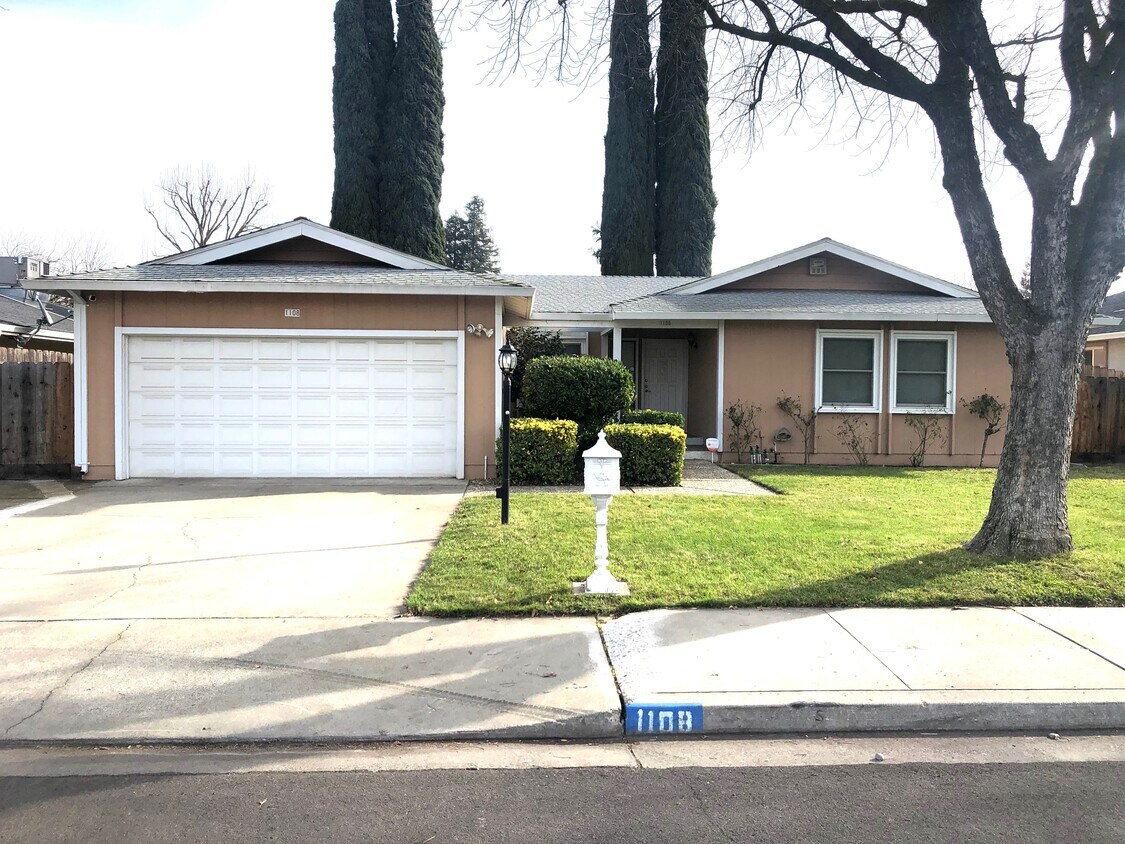 Primary Photo - 1108 Sonoma Ave