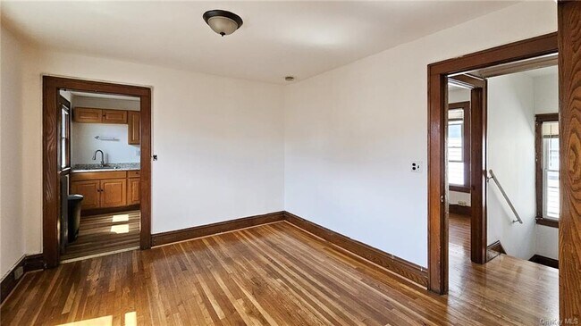 Foto del edificio - 93 Hasbrouck St