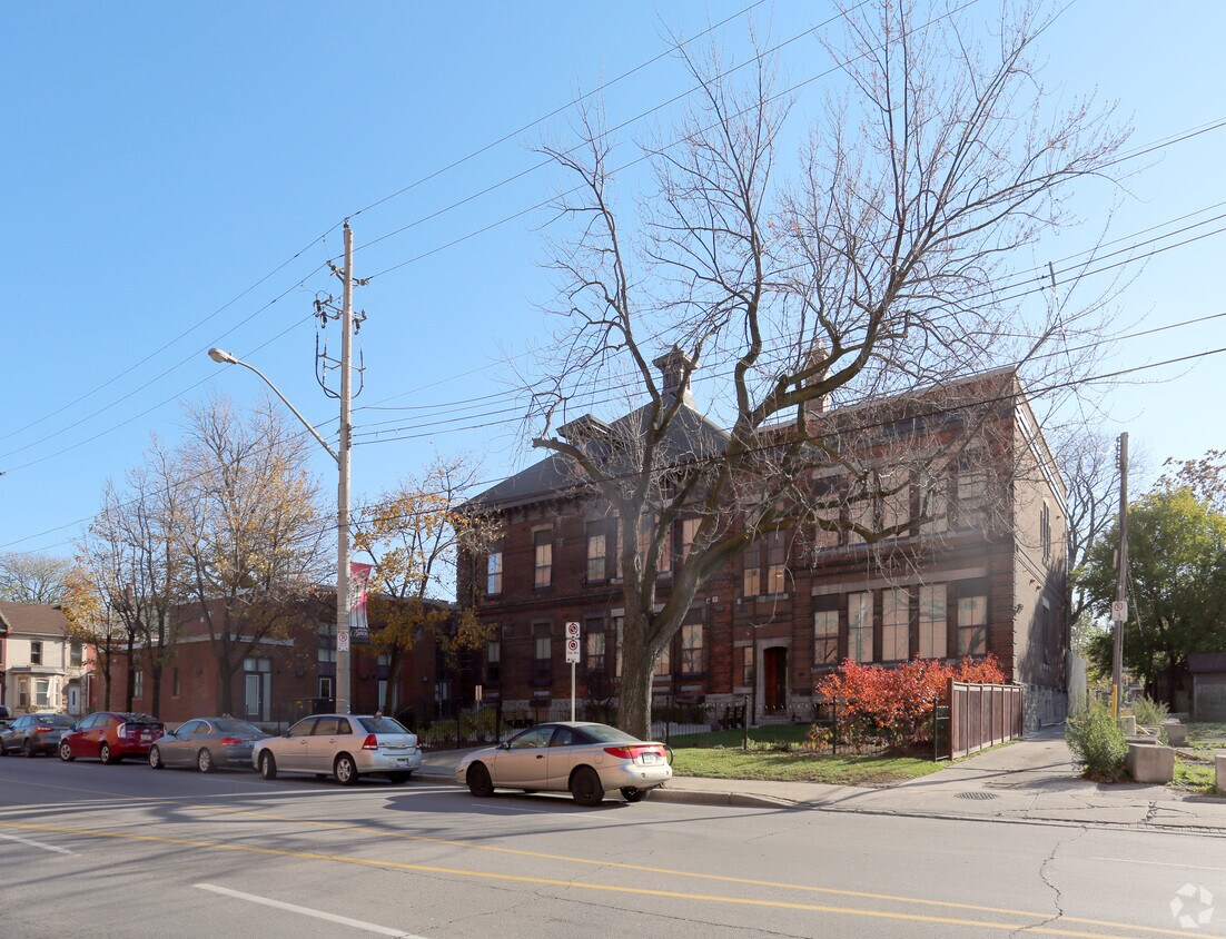 Primary Photo - West Avenue Residences