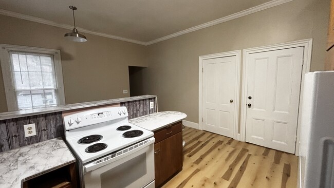 Kitchen/Dining Room - 13 Campbell St