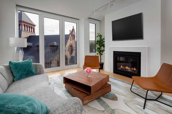 Building Photo - 6 Beech St