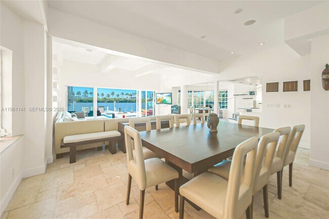 Foto del edificio - 224 S Coconut Ln