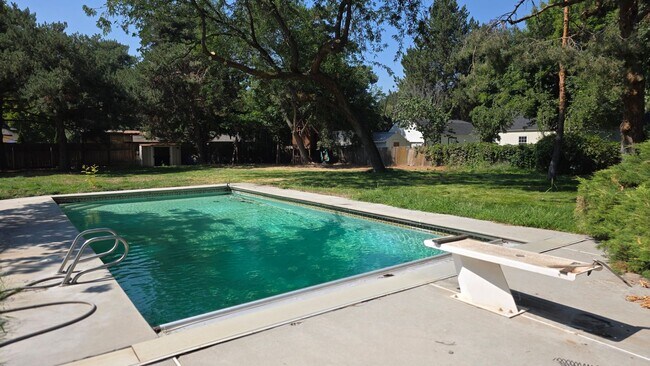 Foto del edificio - House with a pool