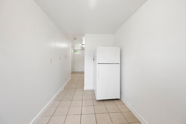Foto del edificio - 3816 W Bay Ave