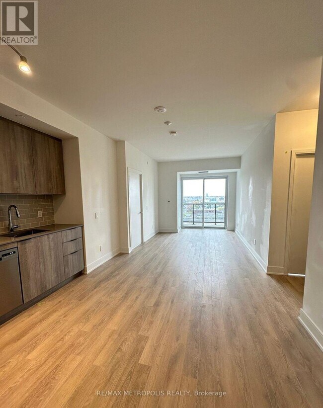 Photo du bâtiment - 1350 Ellesmere Rd