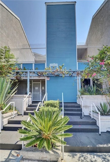 Building Photo - 1200 Gaviota Ave