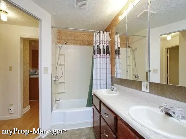 Foto del edificio - Beautiful/Updated - TEXT ONLY(971) 704-4675?