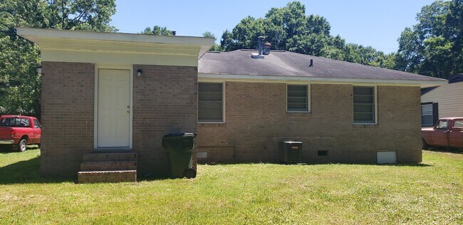 Foto del edificio - Coming Soon!! Updated 3-Bedroom Home with ...