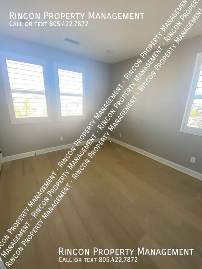 Building Photo - ONE BEDROOM RENTAL with Shared Bathroom an...