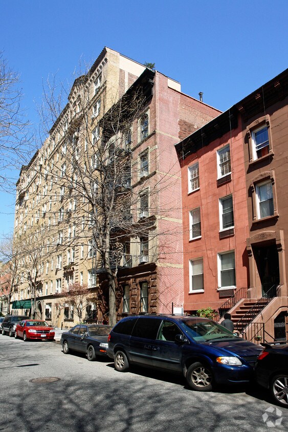 Foto del edificio - 137 W 82nd St