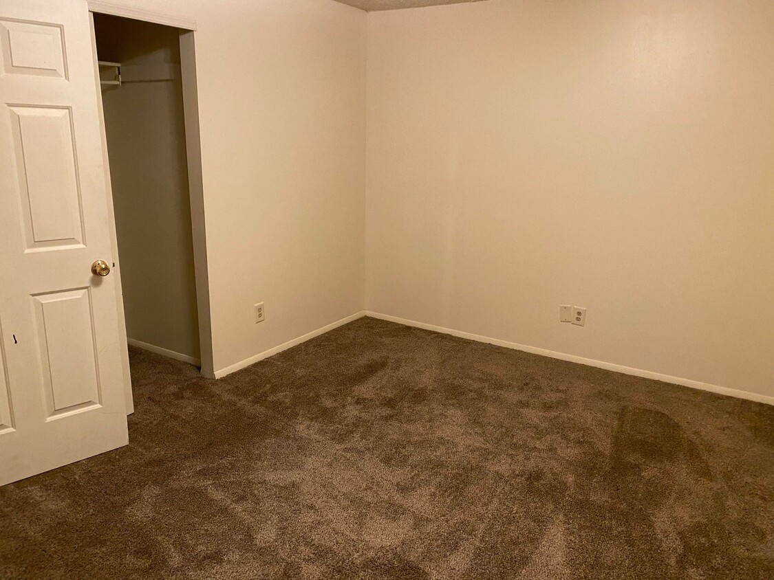 Bedroom - 408 7th St