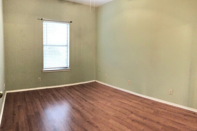 Building Photo - PRE-LEASE 2025/2026: Windtree Condos 60% C...