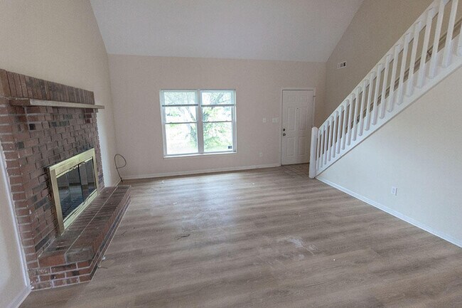 Foto del edificio - 1915 Mirtle Grove Ct