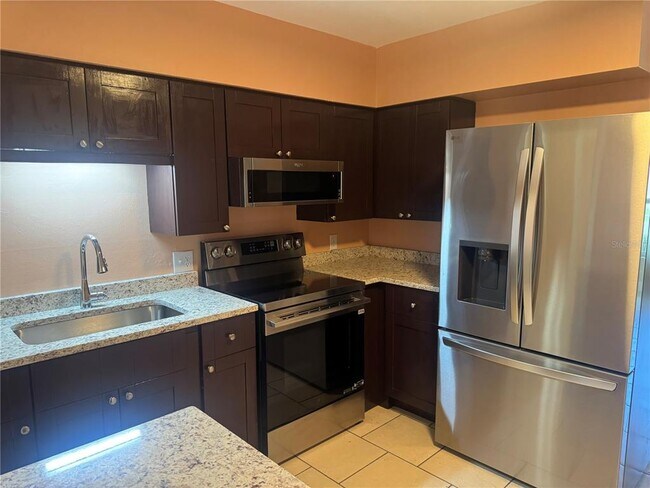 Foto del edificio - 530 Briarwood Rd
