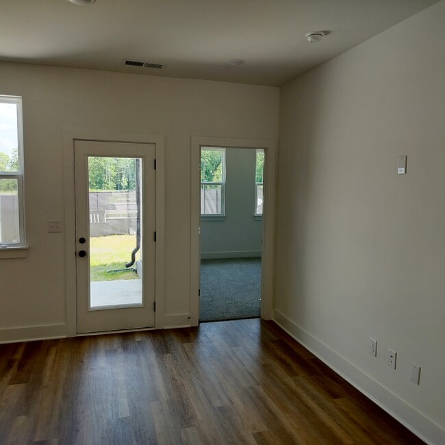 Building Photo - 3615 Simba Ln