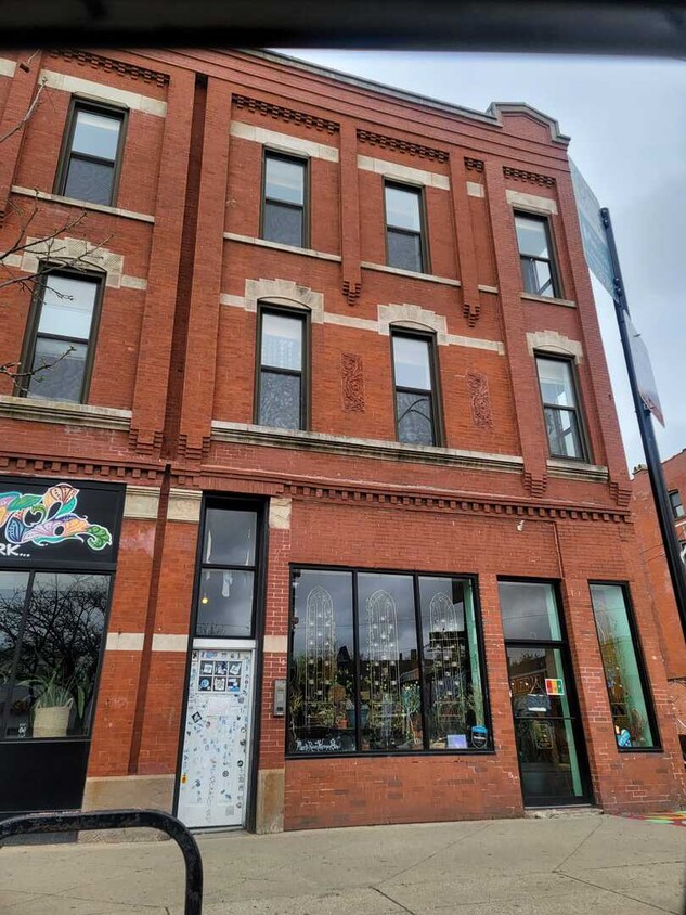 Foto principal - 2659 W Division St