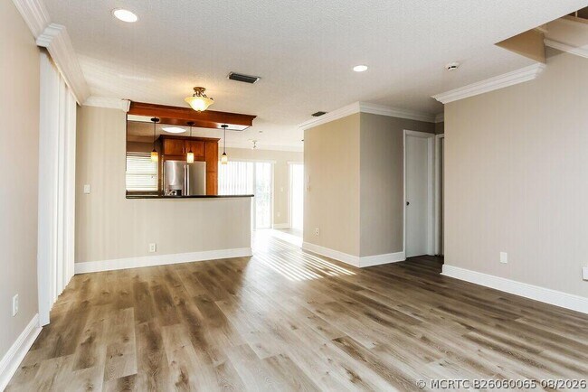 Foto del edificio - 848 NW 98th Ave