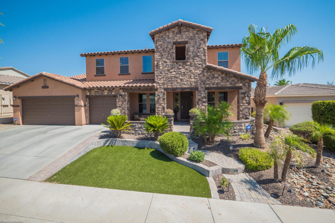 Primary Photo - Gorgeous 5 bed 3.5 bath 3 car garage home,...