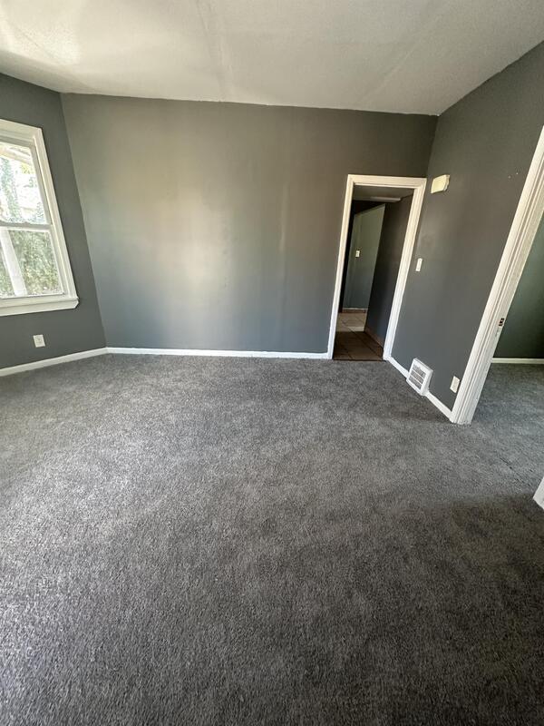 Foto del edificio - 5811 Bridge Ave