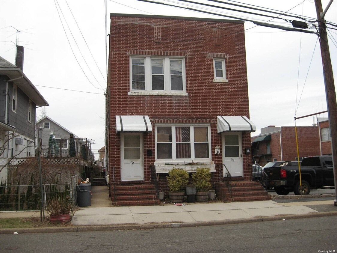 152 Garfield Ave Unit BK LFT, Mineola, NY 11501 Room for Rent in