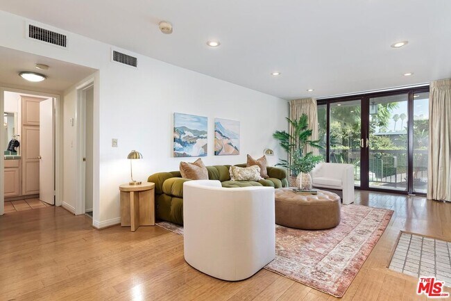 Building Photo - 1351 N Crescent Heights Blvd