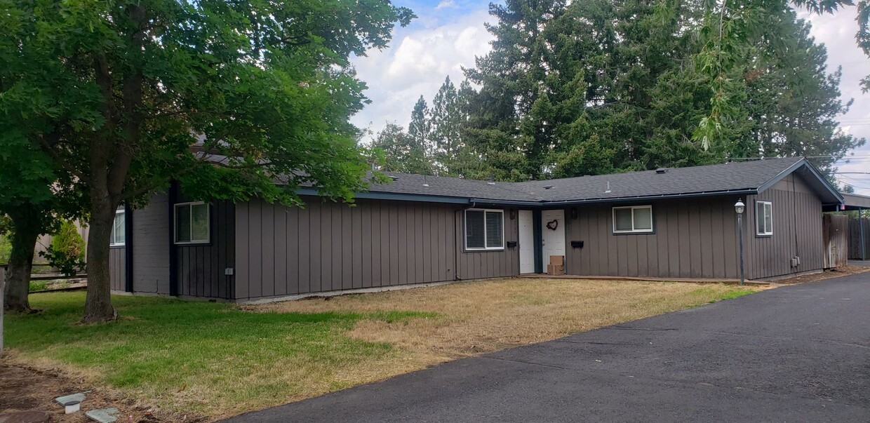 Foto principal - 2909-2911 E 33rd Ave - Duplex