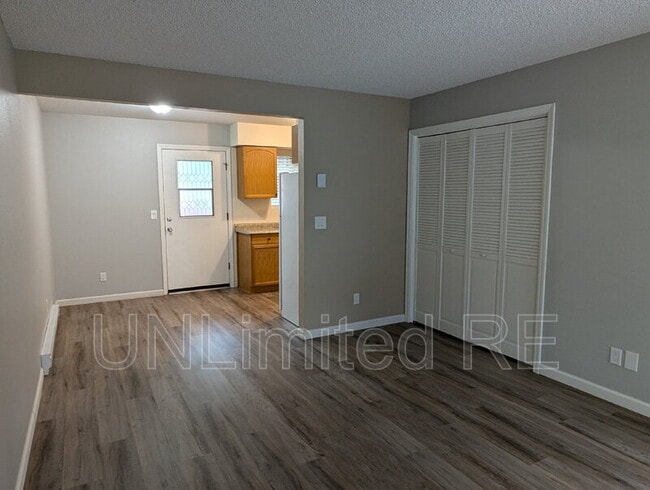 Photo - 319 N Park St Apartment