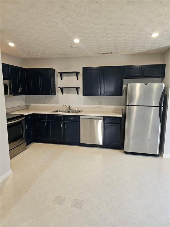 Foto del edificio - 5425 Village Green Square