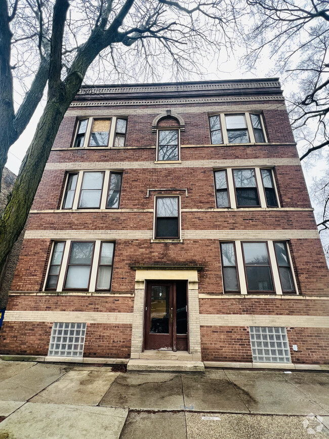 Building Photo - 1045 E 73rd St