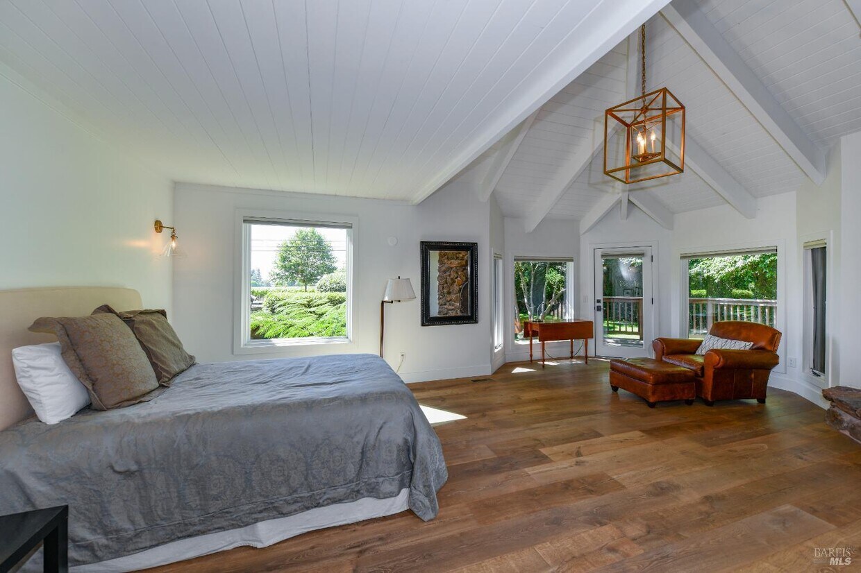 Foto principal - 800 Zinfandel Ln