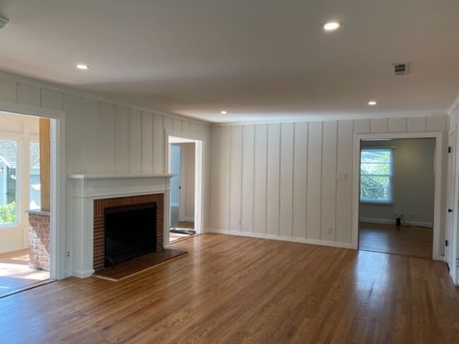 Building Photo - Lafayette home, great location!
