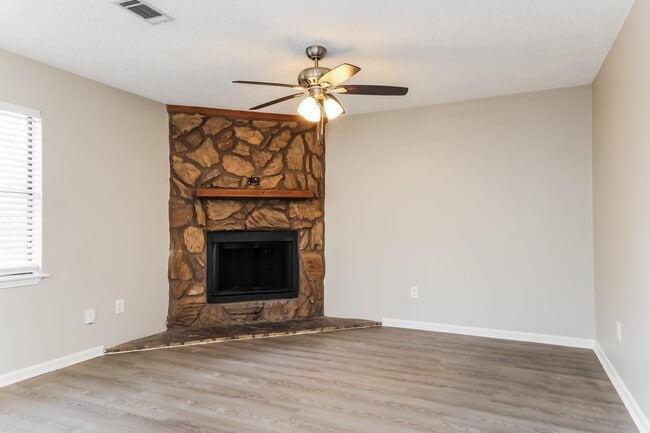 Building Photo - 11122 Hanning Ln