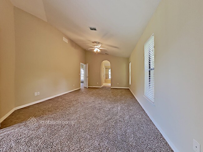 Building Photo - 111 Glen Abbey Ln