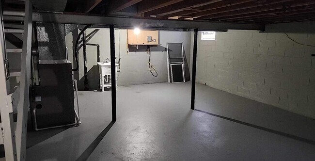 Building Photo - 625 Sunflower Dr