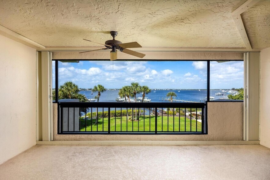 Foto principal - 625 NW North River Dr