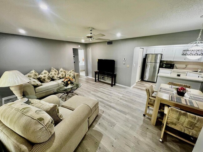Foto del edificio - 408 Pine Glen Ln