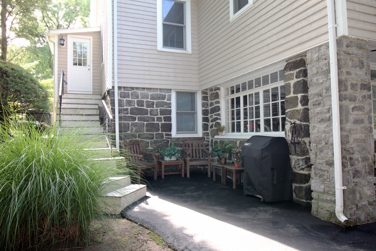 12 Hudson Pl, Mamaroneck, NY 10538 House Rental in Mamaroneck, NY