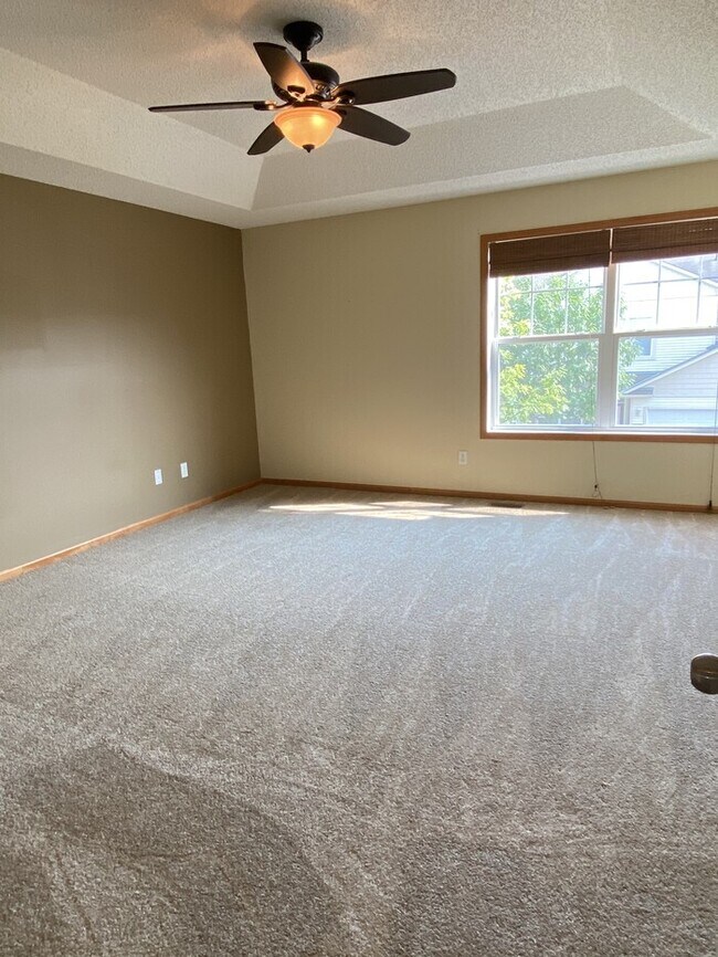 Foto del edificio - Charming 2 bed 2.5 bath Townhome in Woodbury - Available now!