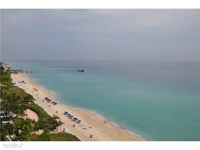 Foto del edificio - 18201 Collins Ave