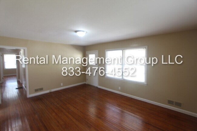 Building Photo - Great Home - New on The Market!!  Convenie...