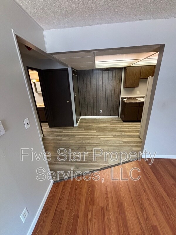 Foto del edificio - 205 W Allen St