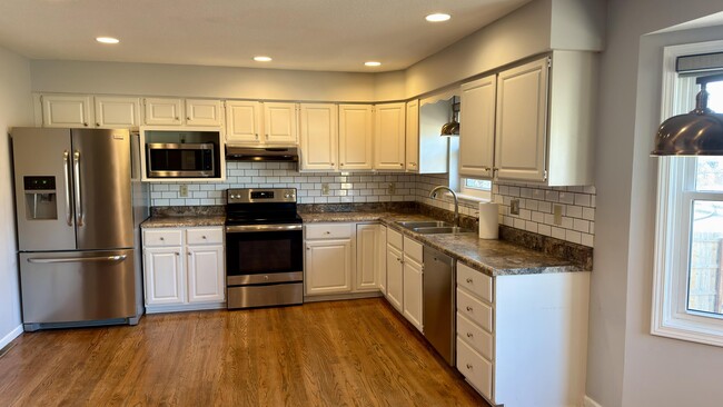 Building Photo - 3505 Godfrey Dr