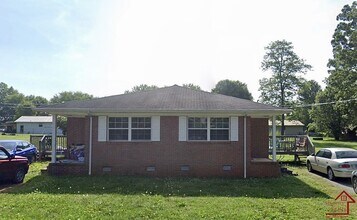Building Photo - 205 Bermuda Dr