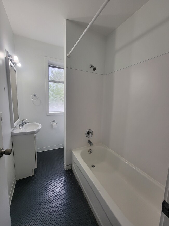 Photo du bâtiment - 1-9341 Nowell St