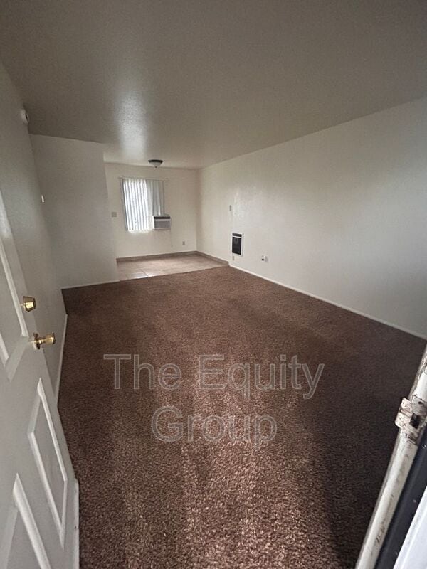 Building Photo - 331 E Elm St