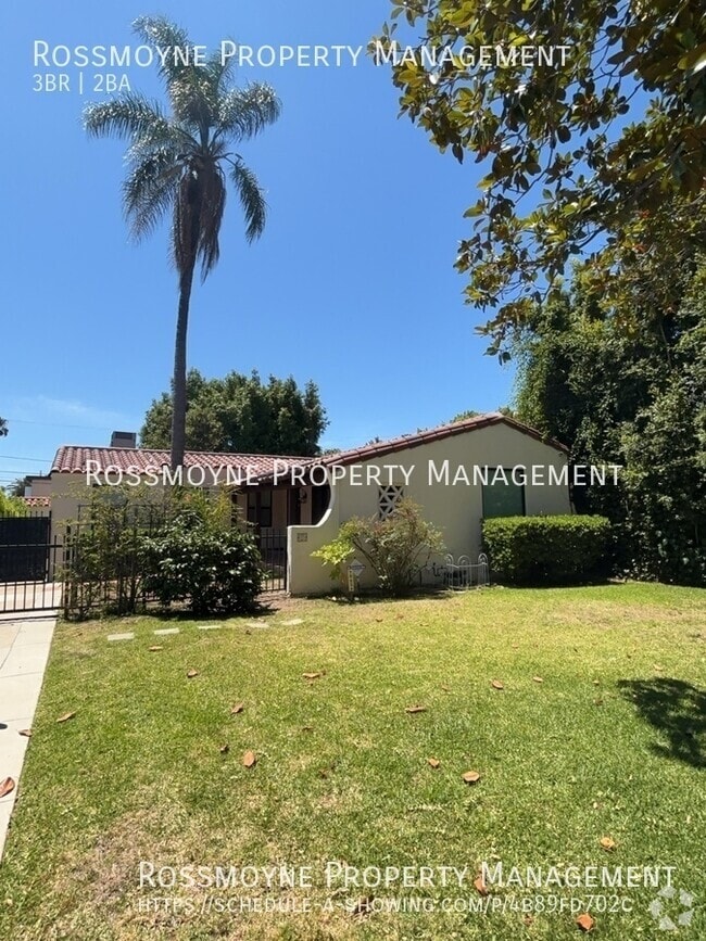 Building Photo - 10856 Wellworth Ave