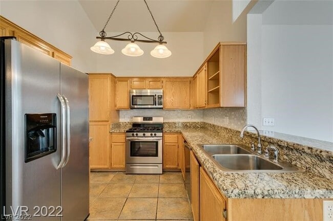 Building Photo - 204 Zenith Point Ave