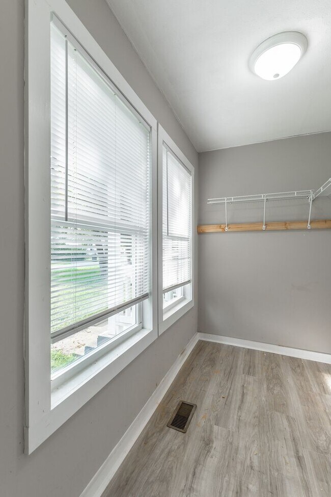 Building Photo - 2 Bedroom Home in East Ridge