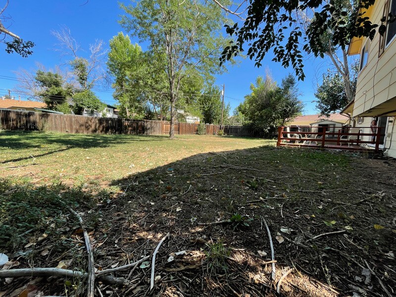 Foto del edificio - 4322 Driftwood Dr