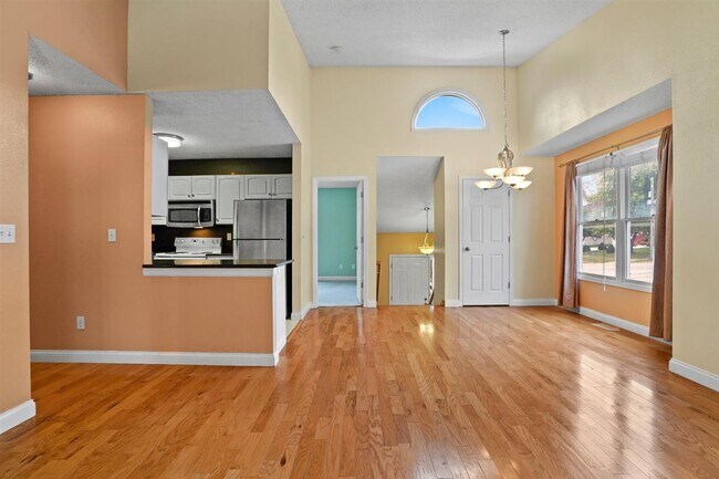 Foto del edificio - 2242 Holiday Rd